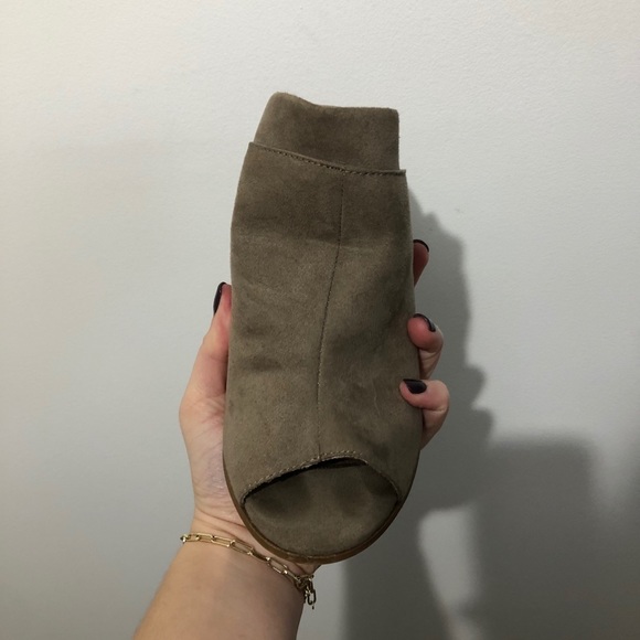 Mule Heels - Picture 3 of 4